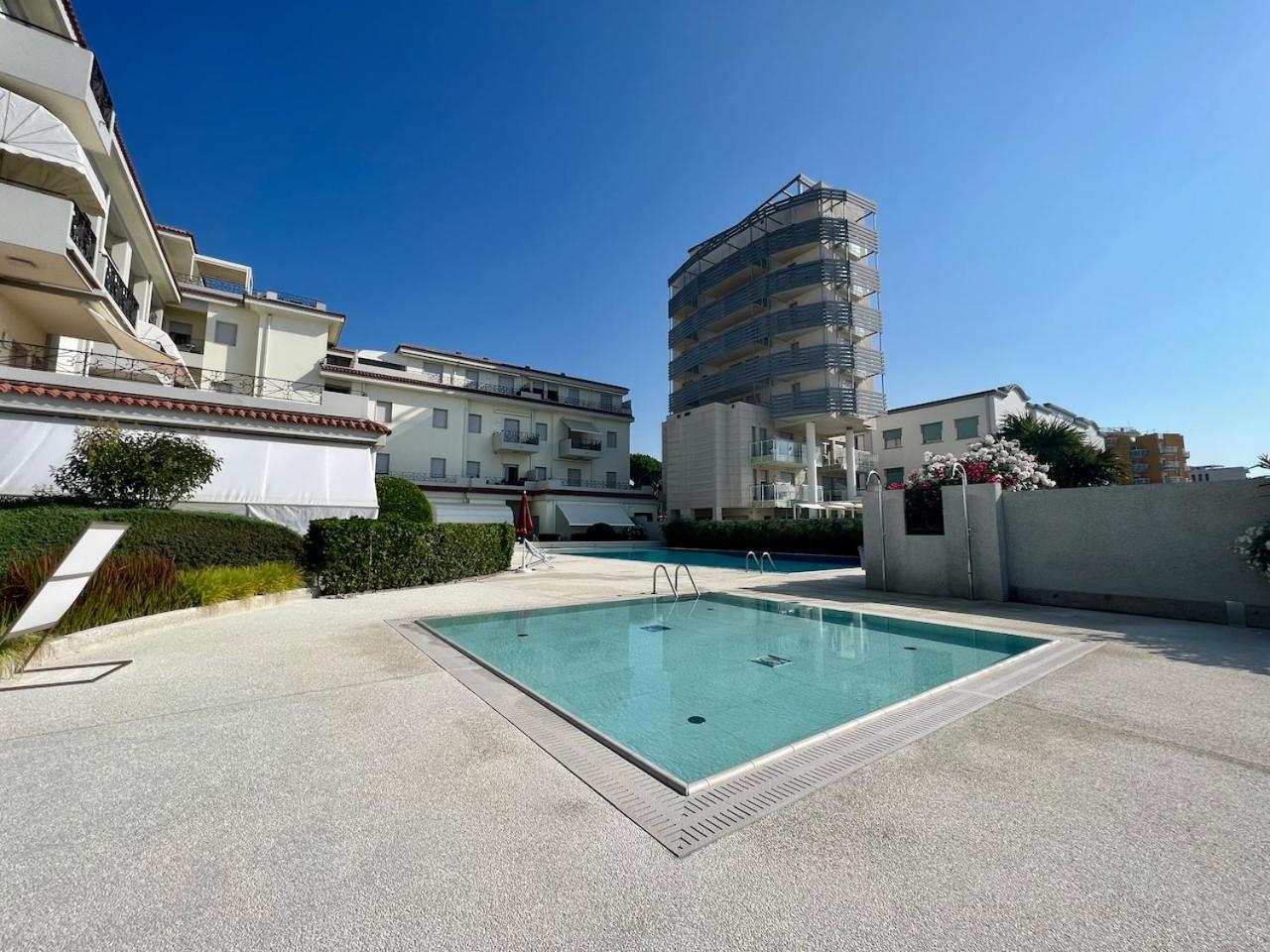 Bagni Miramare - Immobiliare * Lido di Jesolo